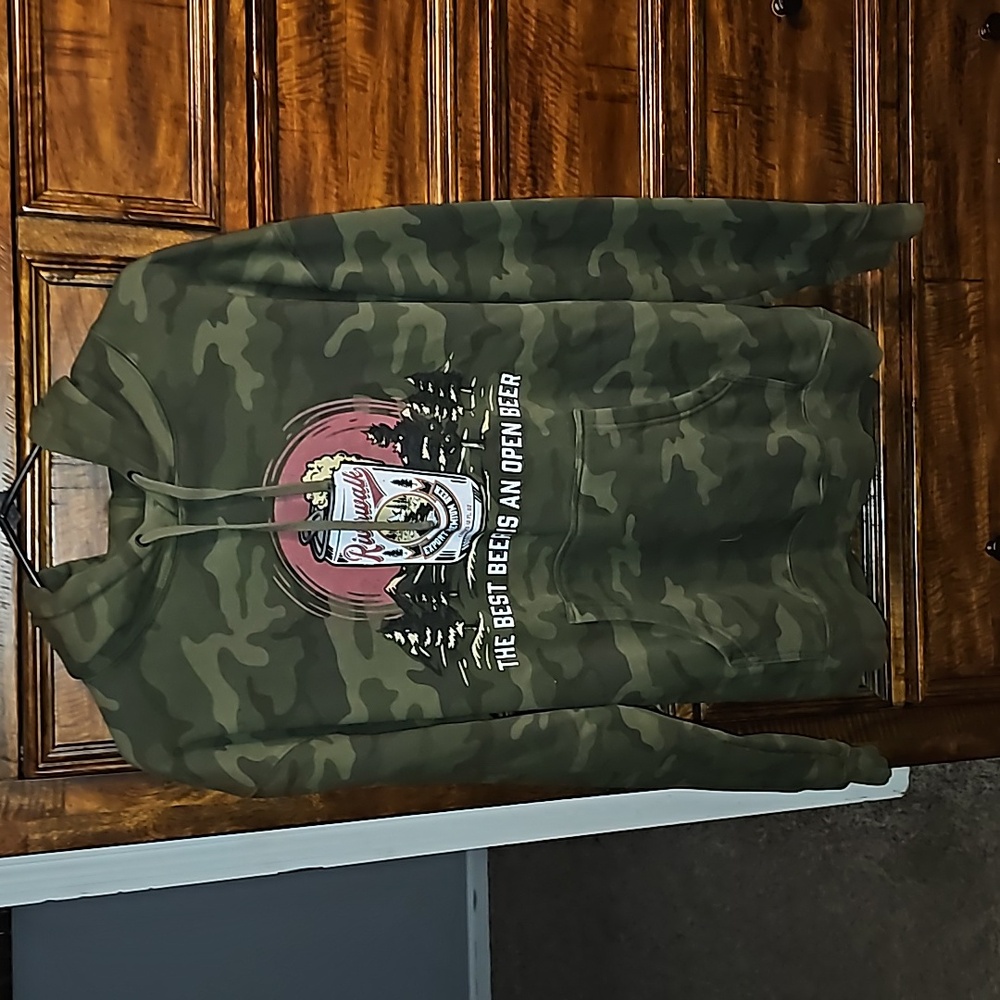American Highway womens Like New hooded sweatshirt. Sz medium camo!!! Buckle
